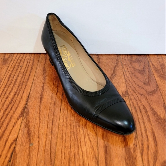 Salvatore Ferragamo | Leather Heel Pumps - Picture 7 of 13